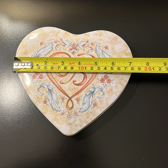Brighton Heart Shaped Tin - Picture 6 of 8